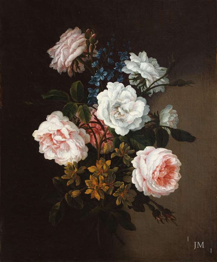A posy of roses and narcissi